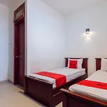 Reddoorz @ Raya Ngagel 2