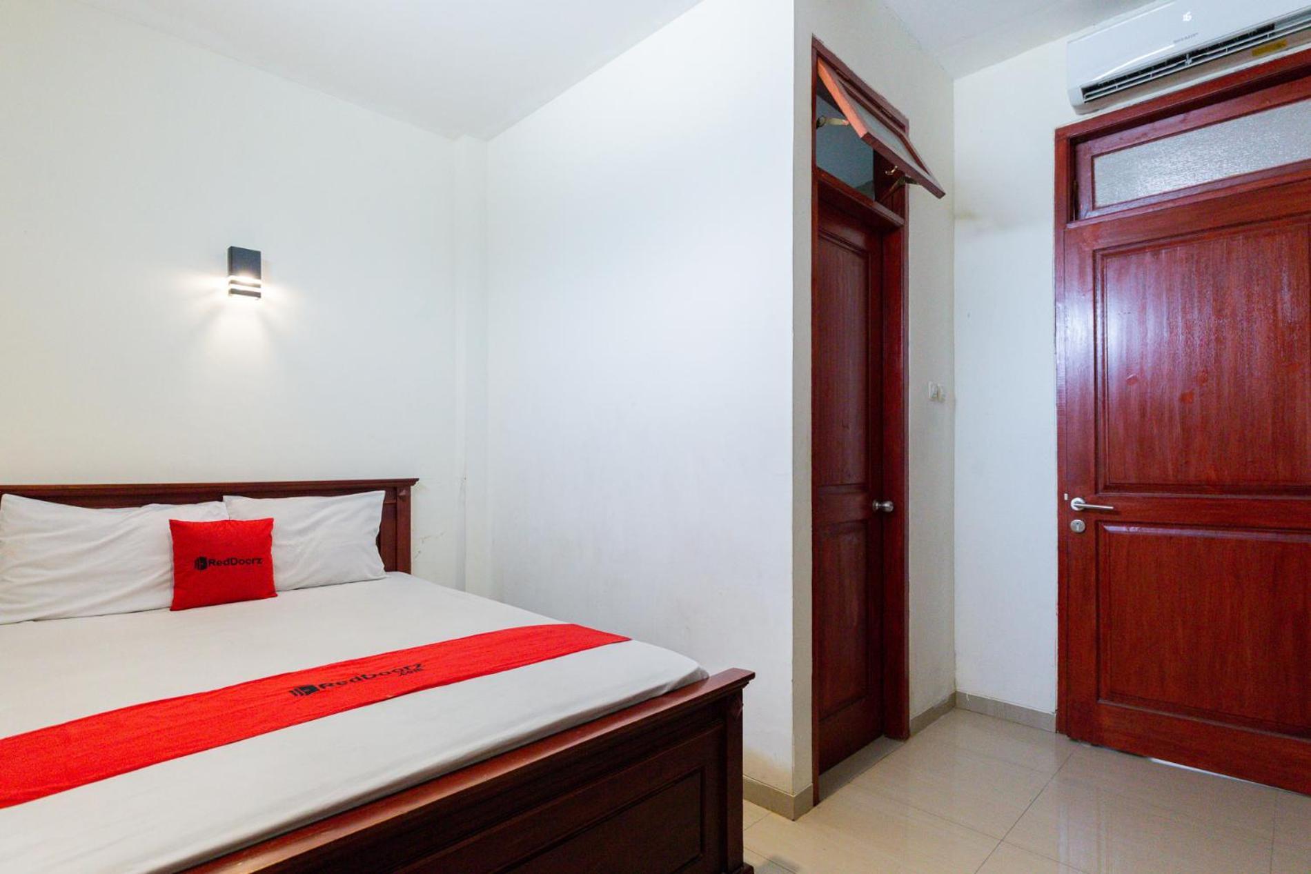 Guest house Reddoorz @ Raya Ngagel 2 Surabaya